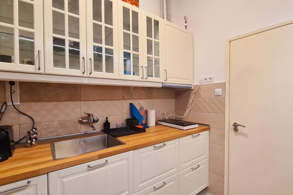 La Vida Loca Apartment Boedapest Buitenkant foto